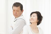感染対策に神経質な妻vs飲み歩く身勝手な夫、ワクチン接種をめぐる夫婦喧嘩の行く先