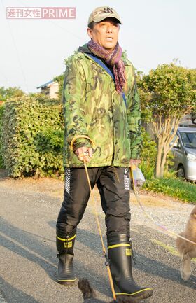 2020年6月、犬の散歩中の坂上忍をソーシャル・ディスタンスで直撃