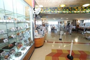 昭和レトロが薫るマルカンビル大食堂