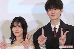 高畑充希(左)と岡田将生