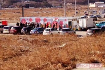 モーモーハウスは震災から3年目の年にオープン。焼きたてパンを求め行列ができた