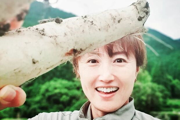 大根の収穫を5月ごろに。「収穫は寒いイメージだけどこの時季でもできます」