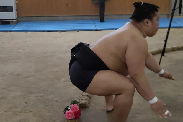 バク転もできるという富栄さん。コツを聞くと「ノリと勢いです！」とのこと