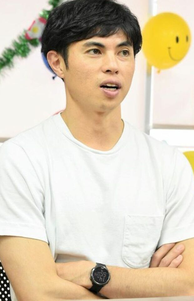 小島よしお（こじま よしお）／1980年11月生まれ。沖縄県出身。身長178cm、体重70㎏。サンミュージック所属（筆者撮影）／東洋経済オンライン