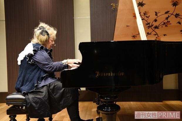 フジコ・ヘミング　撮影／中嶌英雄　取材場所提供／ベーゼンドルファー・ジャパン