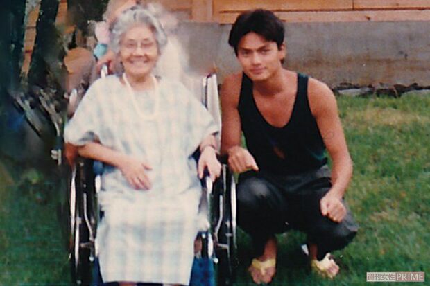 20年間介護をした祖母と（撮影／近藤陽介）