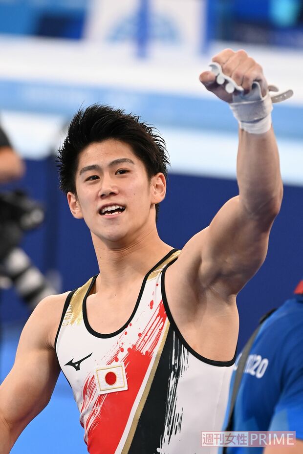 昨年の東京五輪と今年の世界選手権で体操個人総合の金メダリストに。内村航平以来の日本男子2人目の快挙。引退した内村の後継者として体操ニッポンのエースとして期待は大きい。
