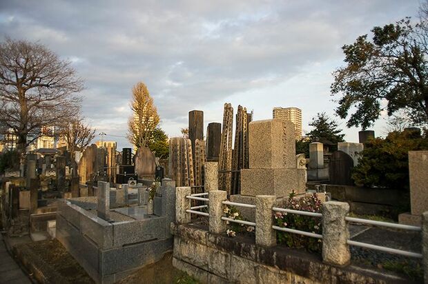 バブル時代に高騰したお墓も今は不況時代に入っている