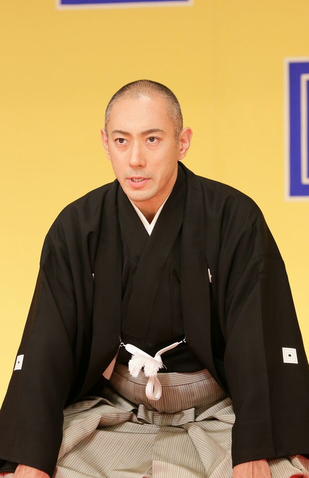 『市川海老蔵改め十三代目市川團十郎白猿襲名披露　八代目市川新之助初舞台』記者会見（'19年1月）　「まだまだ祖父や父にはおよばぬ気持ち。これから精進する気持ちで、白猿とつけさせていただきました」と海老蔵　撮影／本誌写真班