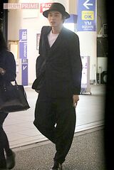 本田翼と東出昌大のW主演映画『アオハライド』の打ち上げにて、全身黒で目立つ東出。打ち上げの挨拶は謙虚でマジメだったという（2014年5月）