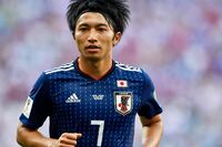 日本代表・柴崎岳は学生時代からクールな天才、そんな彼が隠れて泣いた理由