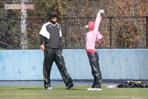 2011年1月、宮崎市内で自主トレをする古閑美保とダルビッシュ有