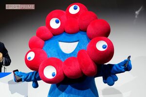 大阪・関西万博公式キャラクターのミャクミャク