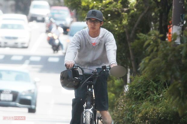 '12年二輪免許取得のための講習を受け、帰宅する錦戸亮