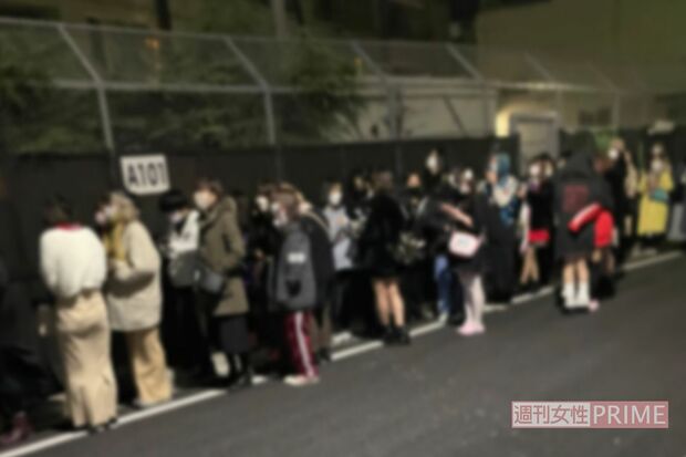 最後の入場待機列（読者提供）