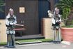 Aさんが軟禁されていた容疑者の会社の前には剣士のオブジェが