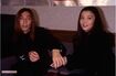 '97年、報道陣の前で堂々としたラブラブぶりをみせた小室哲哉と華原朋美