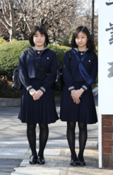 学習院女子中等科の卒業式に出席した佳子さま。姉の眞子さんは女子高等科を卒業（2010年3月22日）