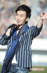 『パラ駅伝』では広い空の下で熱唱！　　撮影／森田晃博