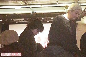 ふたりは変装せず堂々としていたがイベントが終わると関係者挨拶には参加せず、足早に会場をあとにした