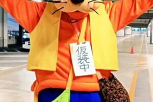本物そっくりのグーフィーの仮装が物議を醸している(Xより)