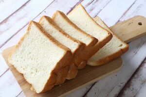 「高級食パン」ブームですが、「原材料表示」を見たことはありますか？（写真はイメージです）