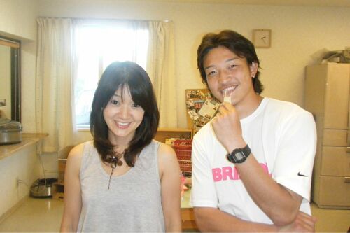 元日本代表の西大伍選手(鹿島)と明子さん
