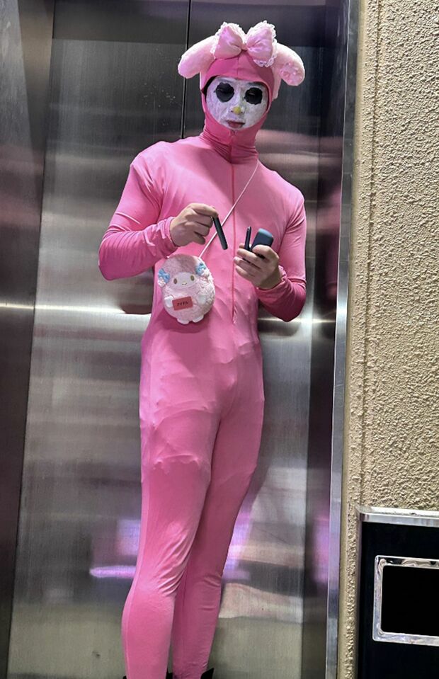 ハロウィンはマイメロの奇抜なコスプレ（本人のSNSより）