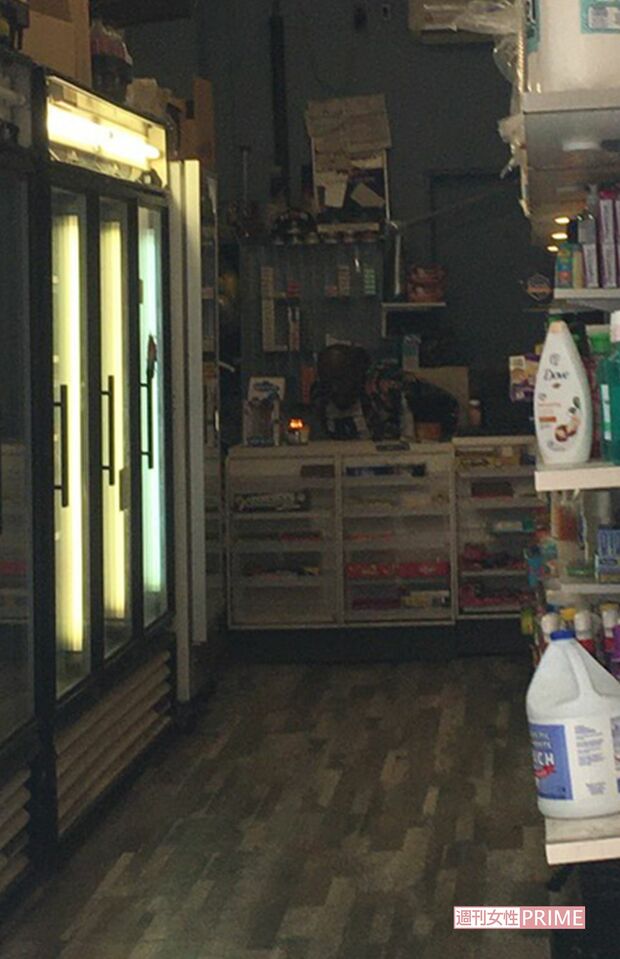 モールのタバコ売り場。『屋内禁煙』のルールが厳しく、罰金が500ドル（約5万3000円）という（アメリカ・ロサンゼルス）