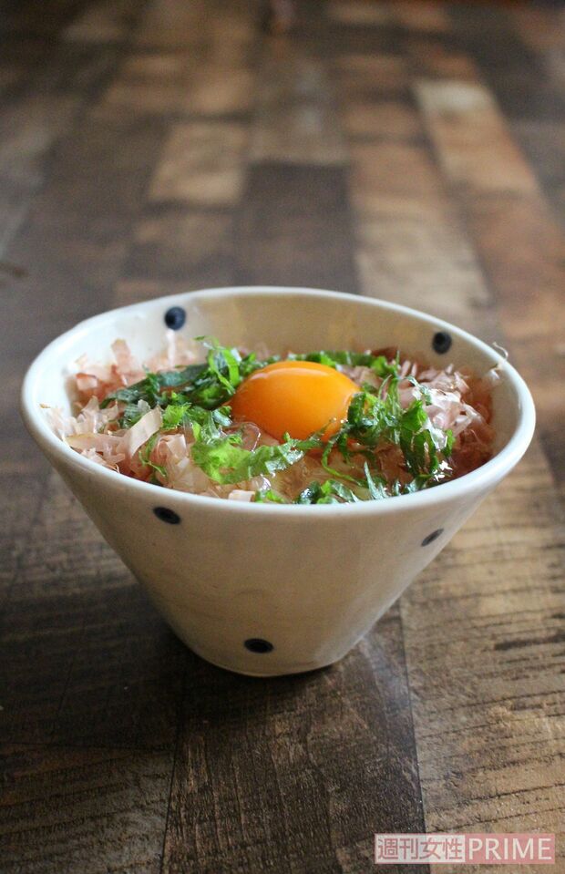 削り節をのせた卵かけごはんにすると、粘り気のなさが目立たず、削り節でうまみ成分も加わりおいしくいただける