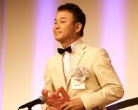 有吉弘行の恩人!? 中国放送・横山雄二アナがギャラクシー賞を受賞