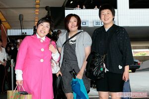 私服で会場入りした森三中（'07年、陣内智則・藤原紀香結婚披露宴）