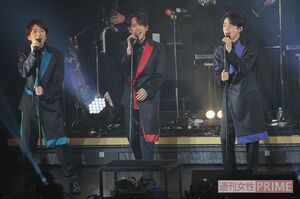 バックは8名の生バンド。シビれる演奏と3人の歌声、最強　撮影／高梨俊浩
