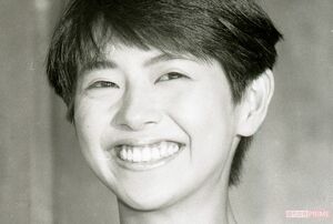 ボーイッシュな髪型も似合う小泉今日子