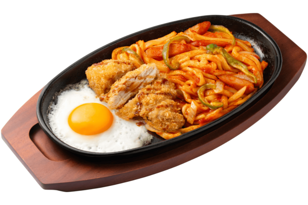 チキンカツのせナポリタンうどん（税込1,197円）※プレスリリースより