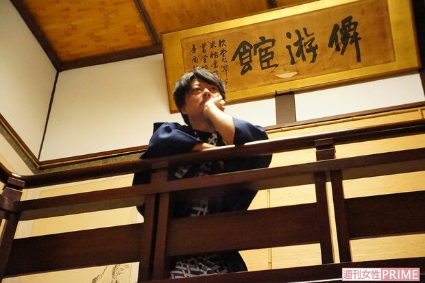 太宰治ゆかりの宿でつい「太宰ポーズ」になってしまうのも致し方ない!?