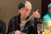 ヒカル、松村沙友理との恋バナ中に「寄せ箸・刺し箸」する食事マナーにドン引きの声