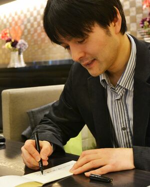 長岡弘樹さん◎ながおか・ひろき　’03年『真夏の車輪』で第25回小説推理新人賞受賞後、作家デビュー。『傍聞き』『教場』などベストセラーを多数上梓する。近著に『血縁』