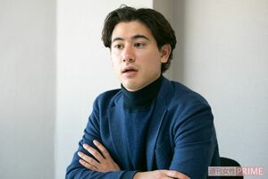 「これからの未来」について話す国山ハセン