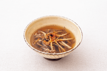 ごぼうと牛肉のきんぴらスープ(料理考案・調理/柳井泉 撮影/有光こうじ写真事務所)