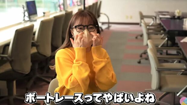 レースを見て興奮する指原（イコラブ ノイミー ニアジョイ公式チャンネルより）