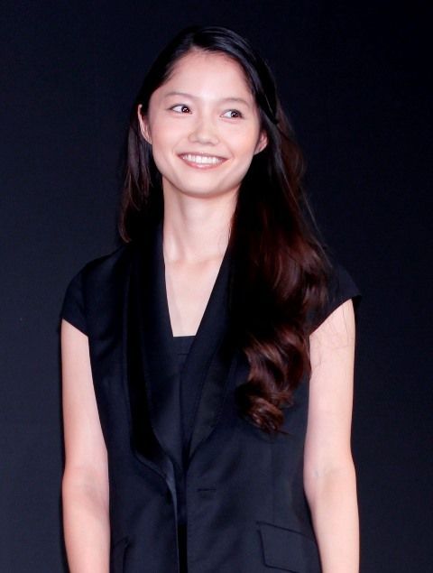 岡田准一と交際報道の宮崎あおい、元夫の意外な反応とは