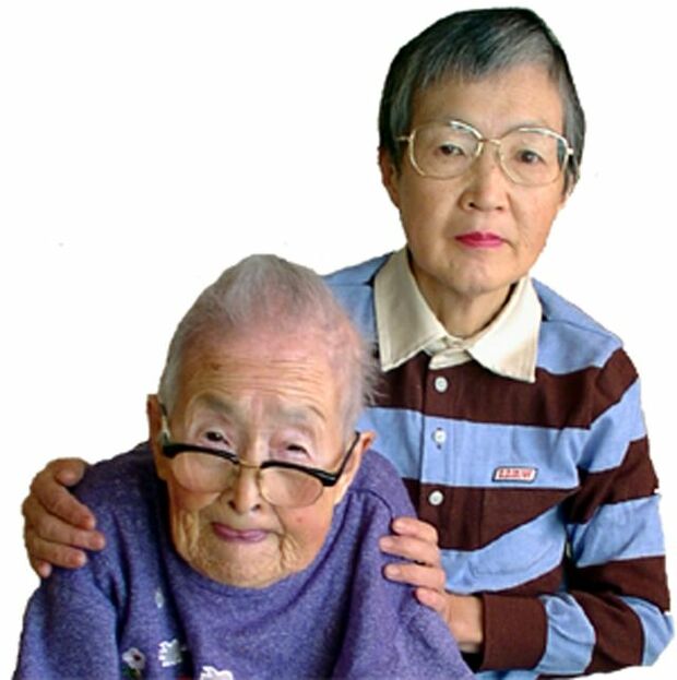 母の鶯子枝さんと。母90代、若宮さん60代のころ