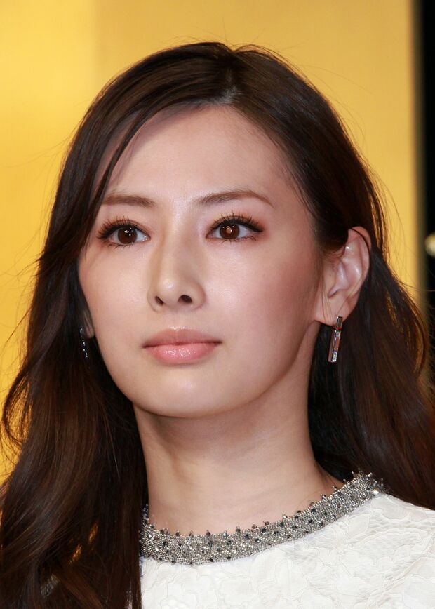 『家を売るオンナ』の主人公・三軒家万智を演じる北川景子