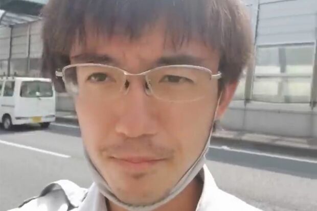 イケメンを名乗りキメ顔をする堀江大容疑者（本人のユーチューブチャンネルより）