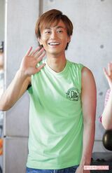 2012年 「演歌キャラバン隊」の一員として、東日本大震災の被災地を慰問に（8月17日）　撮影／週刊女性写真班