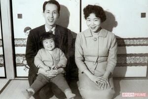 結婚して娘を出産、専業主婦に。「文系の男ばかりの家系だったから、理系のハンサムな男と結婚したかったのよ」と樋口さん