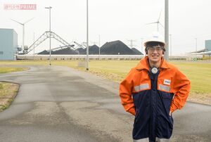 1年半休学し、世界中の自然エネルギーを視察。写真はオランダにて