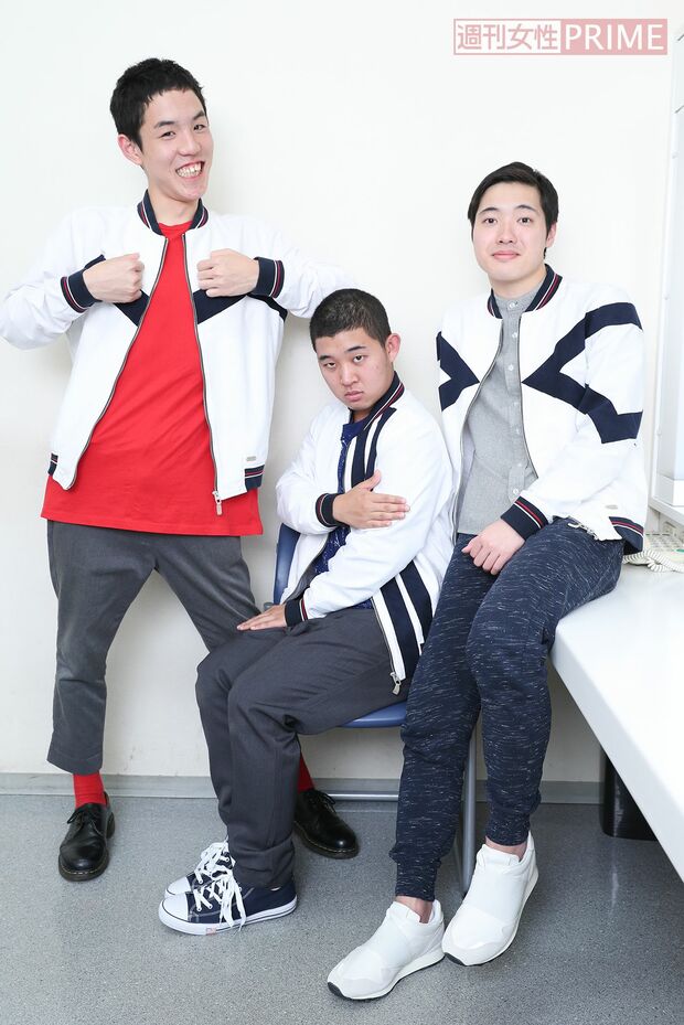 四千頭身 写真左から都築拓紀（20歳・ボケ担当）、後藤拓実（20歳・ツッコミ担当）、石橋遼大（21歳・ボケ担当）。12月14日、四千頭身のトークライブ「2時間目終わりの20分休み」が東京・表参道GROUNDで開催。　撮影／吉岡竜紀