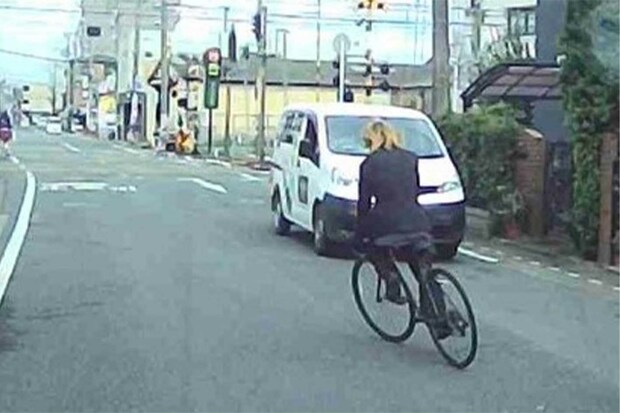 以前はロードレース用自転車でフェイントをかけていたが（‘20年、埼玉県桶川市　関係者提供）